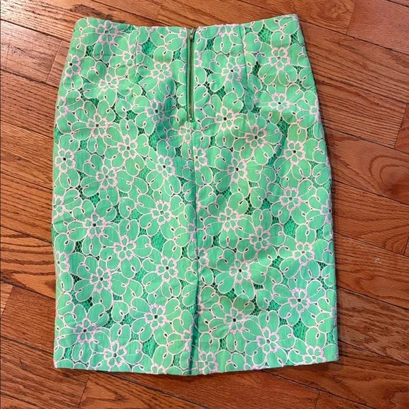 Lilly Pulitzer Hyacinth Two-Tone Lace Pencil Skirt - Picture 5 of 7